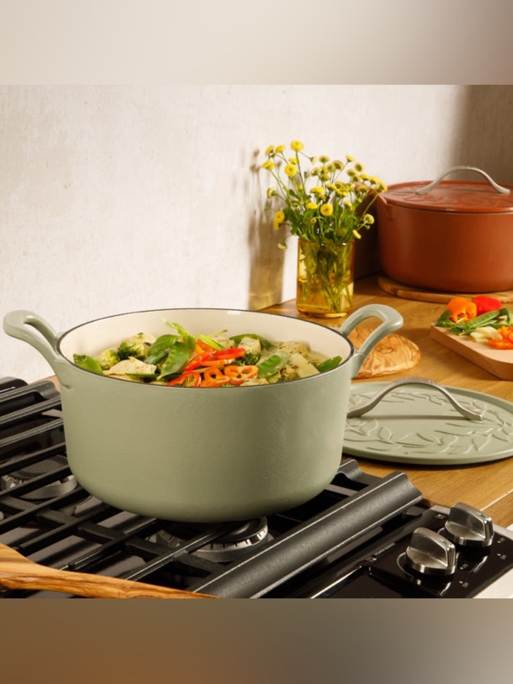 Bloomhouse 7 Quart Enameled Cast Iron Dutch Oven with Embossed Lid - NEW